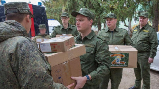 Крымские следователи передали гуманитарный груз бойцам 126 бригады береговой обороны
