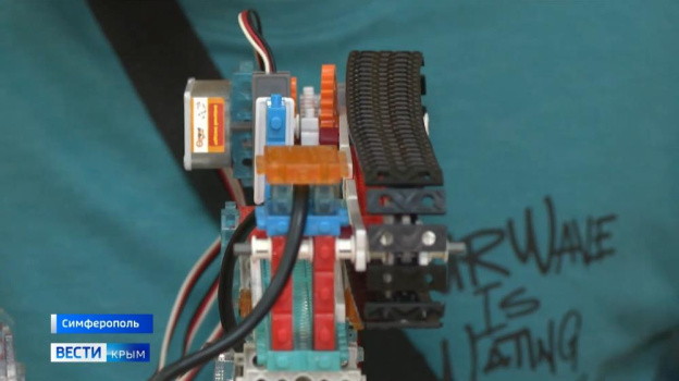 Крымские школьники заняли призовые места на международном конкурсе робототехники