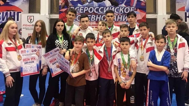 Более 60 медалей завоевали крымчане на соревнованиях по кикбоксингу