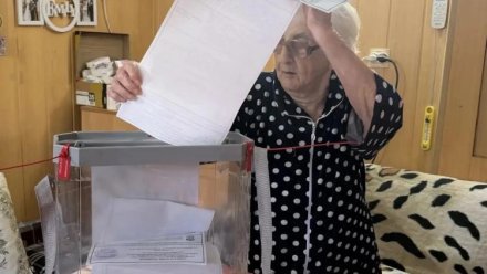 100-летняя женщина проголосовала на выборах в Крыму
