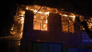 Двухэтажный дом сгорел под Бахчисараем