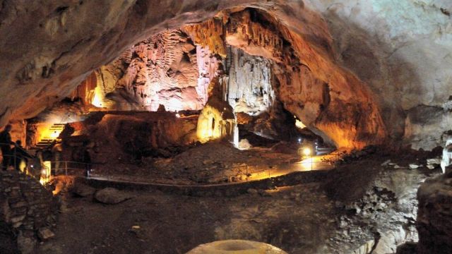 В Крыму закрыли Ялтинскую пещеру