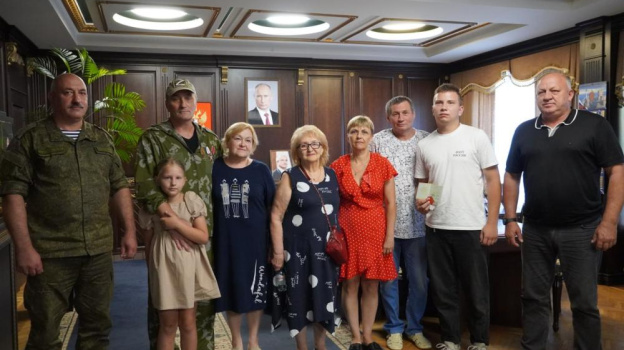 В Керчи участникам СВО вручены государственные награды