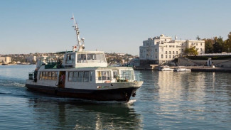Движение морского транспорта остановили в Севастополе