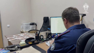 Житель Феодосии хранил немаркированную табачную продукцию и пытался дать взятку сотруднику ФСБ