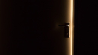 Севастополец украл входную дверь соседа