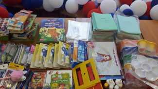 Керчане собрали книги и канцтовары для школьников Херсонской и Запорожской областей