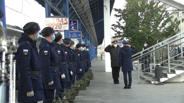 На вокзале Севастополя состоялась отправка призывников