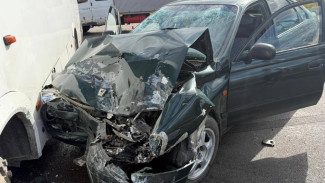  В Красногвардейском районе столкнулись автобус и иномарка 