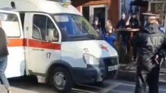 В центре Симферополя водитель эвакуатора сбил человека и скрылся 