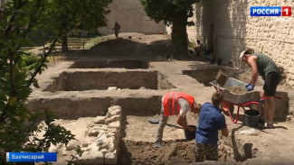 Персидский дворец или хозпостройка: в Ханском дворце нашли фундамент древнего здания