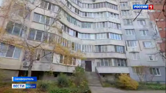 Почему жители Симферопольской многоэтажки ходят домой по пожарной лестнице