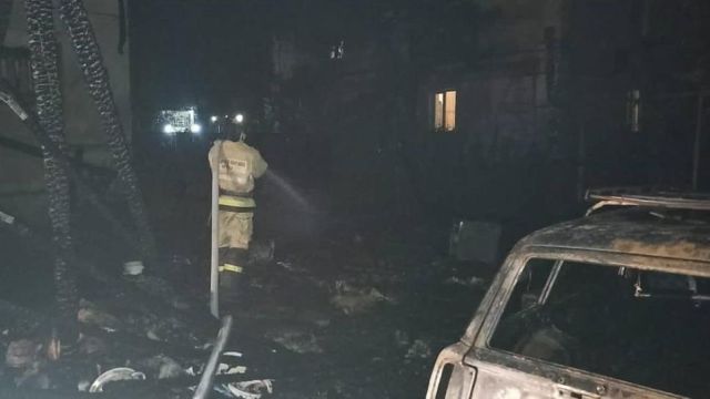 Гараж с автомобилем сгорели под Феодосией