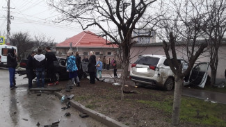 Трое детей пострадали в ДТП на перекрёстке в Симферополе