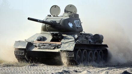 500 крымских танкистов поборются за участие в Армейских играх 