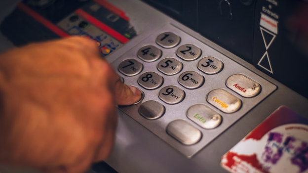 В Крыму билеты на автобусы начали продавать в банкоматах