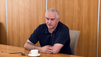 Аксёнов призвал чиновников работать напрямую с людьми и избегать бюрократии