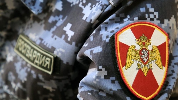 Офицер Росгвардии дал наставление крымской молодёжи