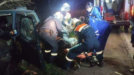 Женщину зажало в салоне авто из-за аварии в Судаке