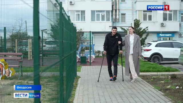 Крымский Герой СВО Максим Быстров встал с инвалидной коляски после успешной реабилитации