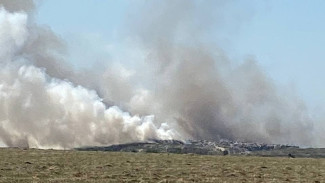 Прокуратура начала проверку по факту пожара на мусорном полигоне в Евпатории