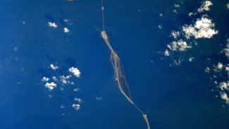 Крымский мост сфотографировали из космоса