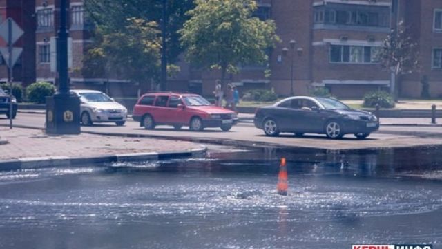 В Керчи снова прорвало канализацию 