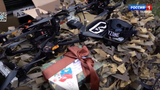 Из Крыма в Херсонскую область передали детекторы дронов, конфеты и мандарины