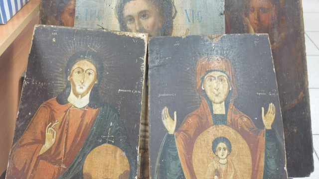 Украинец пытался незаконно ввезти в Крым иконы XIX века