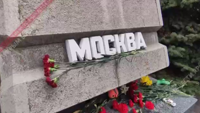 В Севастополе появились два стихийных мемориала в память о погибших в теракте