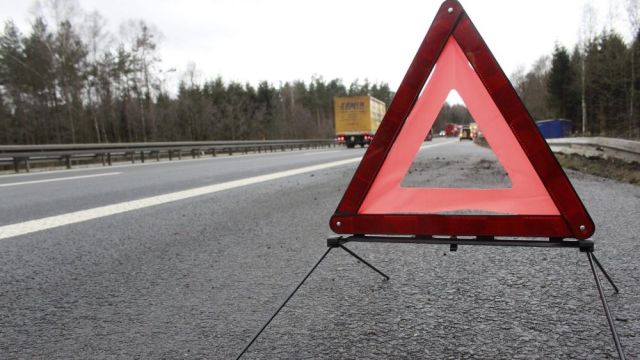 Под Симферополем на ходу взорвался автомобиль