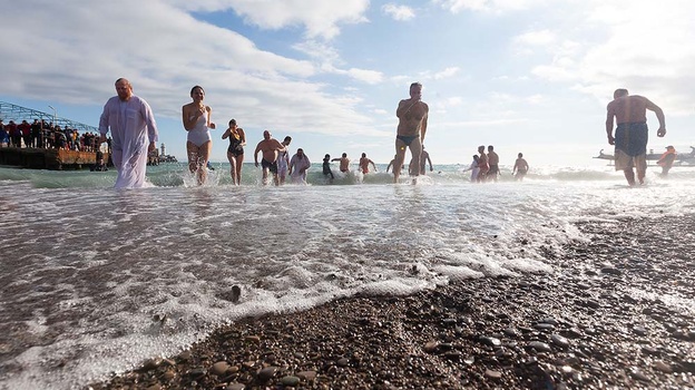 Крещенские купания в Крыму под угрозой отмены из-за COVID-19