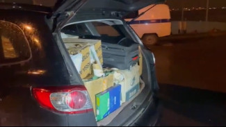 Около 500 литров "левого" алкоголя изъяли сотрудники ДПС у водителя в Крыму