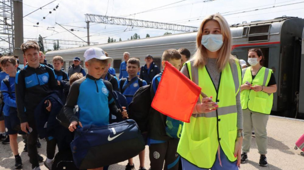 На ж\д вокзалах Крыма волонтеры и сотрудники КЖД будут помогать маломобильным гражданам