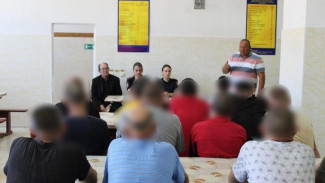 В Крыму сотрудники полиции провели семинар для осужденных