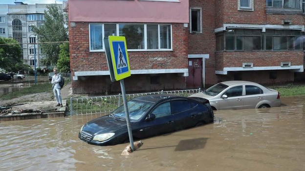 Власти Крыма начали принимать заявления от владельцев утонувших в потопе авто
