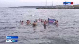 В Керчи моржи начали подготовку к открытию сезона