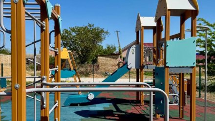 В Саках построены две новые детские площадки за счёт средств от национализации украинских предприятий