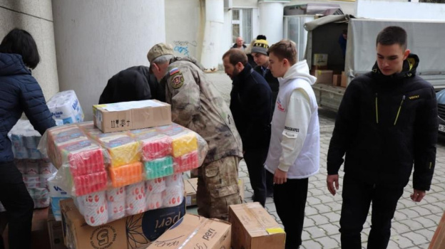 Еще девять тонн гуманитарного груза для жителей Донбасса отправили из Ялты