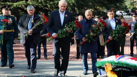 Руководство Крыма почтило память освободителей Симферополя (ВИДЕО)