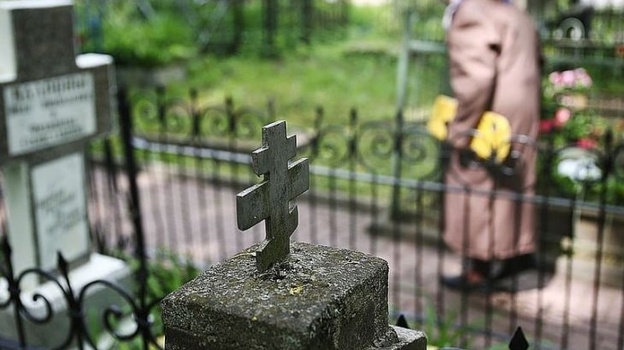 В Крыму задержали мужчин, которые воровали металл с могил