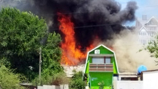 Газовый баллон взорвался во время пожара в Феодосии