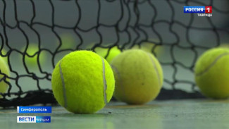 В Симферополе прошел необычный мастер-класс по игре в теннис для людей с ограниченными возможностями здоровья