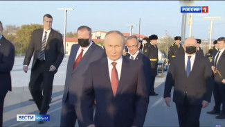Путин приехал в Севастополь в День народного единства