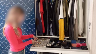 В Ялте горничная обворовала женщину, у которой работала