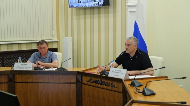 Глава Крыма раскритиковал работу чиновников в Симферополе