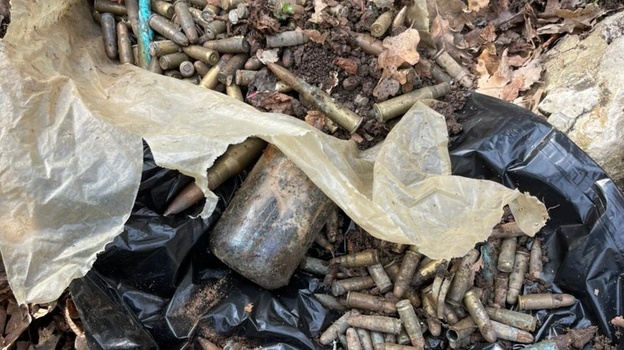 Привет из 90-х: в Феодосии нашли схрон боеприпасов