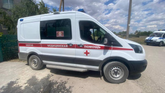 Крымчанин разбил лобовое стекло автомобиля скорой помощи