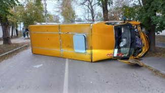 В Керчи опрокинулся автобус с пассажирами, есть пострадавшие