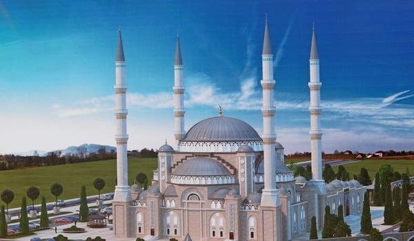Глава Крыма назвал срок окончания строительства Соборной мечети